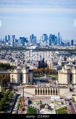 Vista aerea della città dalla Torre Eiffel, Parigi, Francia. Vista aerea della città di Parigi dalla Torre Eiffel, Francia Foto Stock