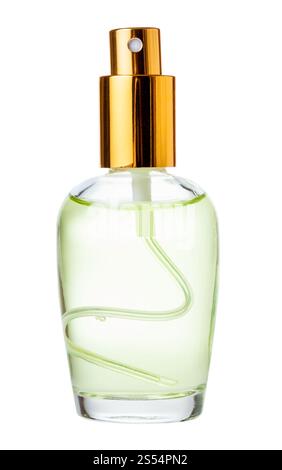 flacone in vetro spray con profumo isolato su sfondo bianco. spruzzare il flacone in vetro con il profumo isolato su bianco Foto Stock