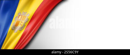 Bandiera di Andorra isolata sul bianco. Striscione panoramico orizzontale. Bandiera andorrana isolata su striscione bianco Foto Stock