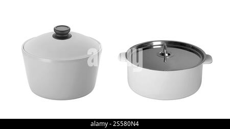 grandi pentole in acciaio inox isolate Foto Stock