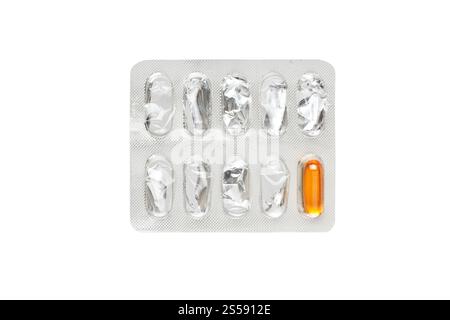 ultima pillola in blister. isolato su bianco. ultima pillola in blister Foto Stock