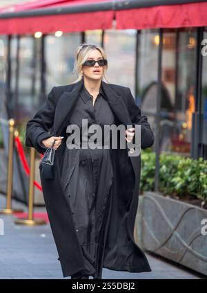 Londra, Inghilterra, Regno Unito. 14 gennaio 2025. Ashley Roberts, corrispondente di showbiz lascia Global radio Credit: Richard Lincoln/Alamy Live News Foto Stock