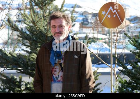 Alpe Huez, Francia. 14 gennaio 2025. Jean Paul Rouve partecipa all'Alpe d'Huez Comedy Film Festival ad Alpe d'Huez, in Francia, il 14 gennaio 2025. (Foto di Romain Doucelin/NurPhoto)0 credito: NurPhoto SRL/Alamy Live News Foto Stock