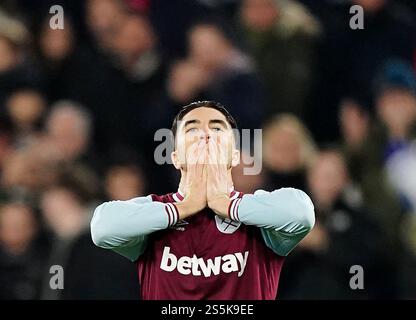 Carlos Soler del West Ham United celebra il primo gol della squadra durante la partita di Premier League al London Stadium. Data foto: Martedì 14 gennaio 2025. Foto Stock