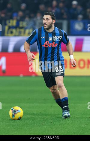 Bergamo, ITALIA, 14 gennaio 2025. Sead Kolasinac dell'Atalanta durante la partita di serie A tra Atalanta B.C. e Juventus allo stadio Gewiss il 14 gennaio 2025 a Bergamo. Crediti: STEFANO NICOLI/Speed Media/Alamy Live News Foto Stock