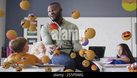 Immagine di icone emoji su scolari e insegnanti diversi Foto Stock