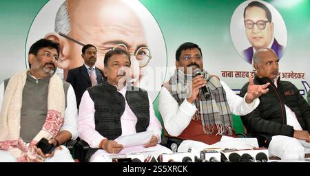 India. 14 gennaio 2025. PATNA, INDIA - 14 GENNAIO: il presidente del BJP Bihar Dilip Jaiswal con il presidente dello stato della JDU Umesh Kushwaha e i leader dell'NDA si rivolgono alla conferenza stampa congiunta presso l'ufficio della JDU il 14 gennaio 2025 a Patna, India. (Foto di Santosh Kumar/Hindustan Times/Sipa USA) credito: SIPA USA/Alamy Live News Foto Stock