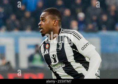 Pierre Kalulu in azione durante la partita di serie A tra Atalanta e Juventus del 14 gennaio 2025 allo stadio Gewiss di Bergamo Foto Stock