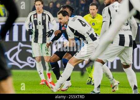 Federico gatti in azione durante la partita di serie A tra Atalanta e Juventus del 14 gennaio 2025 allo Stadio Gewiss di Bergamo Foto Stock