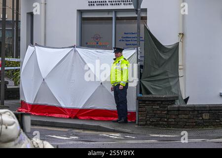 Clonakilty, West Cork, Irlanda. 14 gennaio 2025. Un uomo degli anni '60 e' morto in un incidente stradale a Clonakilty durante la notte. La collisione e' avvenuta intorno alle 12:15 di questa mattina alla rotatoria di Faxbridge sulla N71. La strada è attualmente chiusa e sono in atto deviazioni. Credito: AG News/Alamy Live News Foto Stock