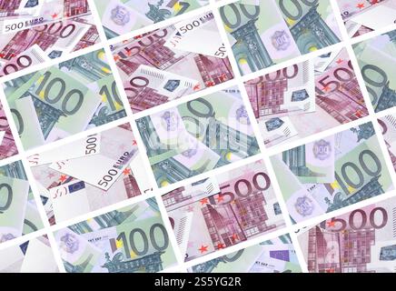 Un collage di molte immagini di centinaia di dollari ed euro bills giacente in una pila Foto Stock