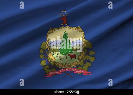 Bandiera dello stato del Vermont, con pieghe grandi che sventolano da vicino sotto la luce dello studio al chiuso. I simboli e i colori ufficiali dello striscione in tessuto. Vermont, Stati Uniti Foto Stock
