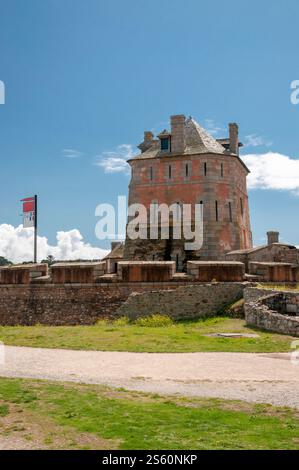 La torre di Vauban, dichiarata patrimonio dell'umanità dall'UNESCO, Camaret-sur-Mer, penisola di Crozon, Finistere (29), Bretagna, Francia Foto Stock
