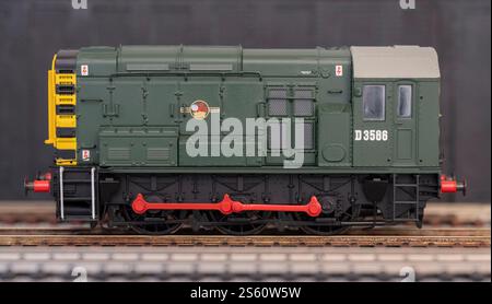 British Rail Green 0-6-0 locomotiva Shunter diesel classe 08 D3586 Foto Stock