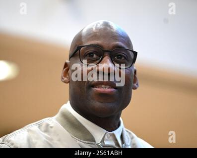 Berlino, Germania. 15 gennaio 2025. Joe Chialo (CDU), senatore per la cultura e la coesione sociale, durante una conferenza stampa del Landesmusikrat di Berlino sullo strumento dell'anno 2025. Crediti: David Hammersen/dpa/Alamy Live News Foto Stock