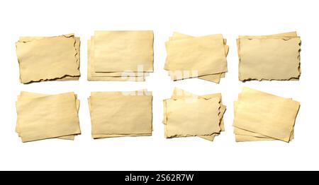 Set di vecchi pezzi bianchi di antico manoscritto di carta sbriciolata d'epoca o pergamena orientati orizzontalmente isolati su bianco. Set di vecchi pezzi vuoti Foto Stock