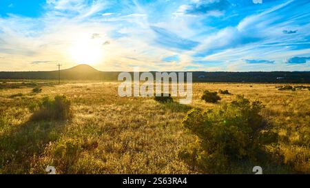 Aerea dell'ora d'oro sui campi di Gooseberry Mesa nello Utah Foto Stock