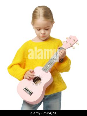 Bambina che gioca ukulele su sfondo bianco Foto Stock