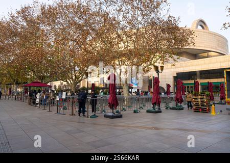 Shanghai, Cina. 7 gennaio 2025. Vista esterna dell'edificio del Museo di Shanghai nel centro città Foto Stock