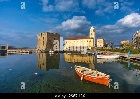 Vista del bellissimo villaggio marino di Acciaroli Foto Stock