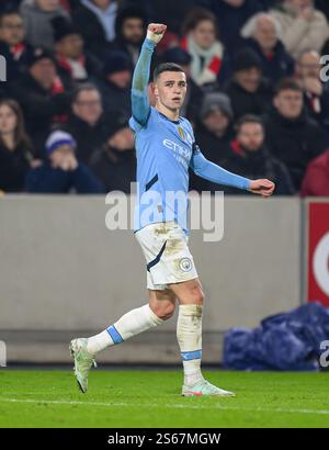 Londra, Regno Unito. 14 gennaio 2025. Brentford contro Manchester City - Premier League - Gtech Community Stadium. Phil Foden festeggia il suo primo gol. Crediti immagine: Mark Pain/Alamy Live News Foto Stock