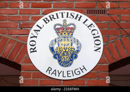 Essex, Regno Unito - 27 luglio 2024: Il logo sull'esterno dell'edificio della Royal British Legion nella città di Rayleigh nell'Essex, Regno Unito. Foto Stock