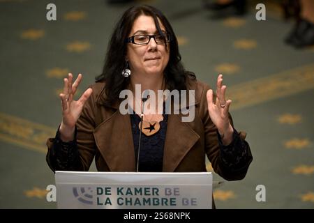 Bruxelles, Belgio. 16 gennaio 2025. Farah Jacquet del PTB nella foto di giovedì 16 gennaio 2025, durante una sessione plenaria della camera presso il Parlamento federale a Bruxelles. BELGA FOTO DIRK WAEM credito: Belga News Agency/Alamy Live News Foto Stock