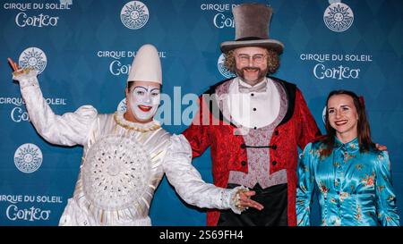 Londra, Regno Unito, 15 gennaio 2025. I membri del cast posano al Cirque du Soleil CORTEO Premiere, alla Royal Albert Hall di Londra. Foto Stock
