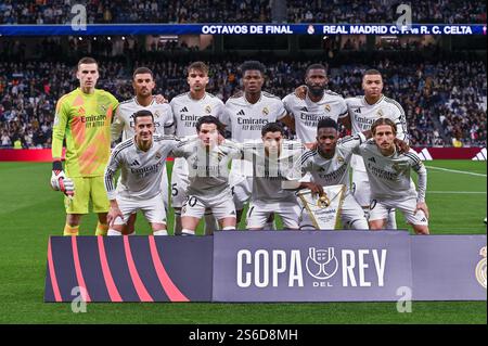 Madrid, Madrid, Spagna. 16 gennaio 2025. 13 ANDRII LUNIN, 19 DANIEL CEBALLOS, 35 RAUL ASENCIO, 14 AURELIEN TCHOUAMENI, 22 ANTONIO RÃœDIGER 9 KYLIAN MBAPPE .17 LUCAS VAZQUEZ, 20 FRANCISCO JOSE GARCIA, 21 BRAHIM DIAZ, 7 VINICIUS JosÃ‰ DE OLIVEIRA 10 LUKA MODRIC durante la partita di Coppa del Re spagnola tra Real Madrid e RCelta de Vigo all'Estadium Santiago Bernabeu il 16 gennaio 2025 a Madrid. (Immagine di credito: © Oscar Manuel Sanchez/ZUMA Press Wire) SOLO PER USO EDITORIALE! Non per USO commerciale! Foto Stock