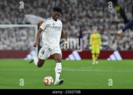 Madrid, Madrid, Spagna. 16 gennaio 2025. 14 AURELIEN TCHOUAMENI durante la partita di Coppa del Re spagnola tra Real Madrid e Real Celta de Vigo all'Estadium Santiago Bernabeu il 16 gennaio 2025 a Madrid, Spagna. (Immagine di credito: © Oscar Manuel Sanchez/ZUMA Press Wire) SOLO PER USO EDITORIALE! Non per USO commerciale! Foto Stock