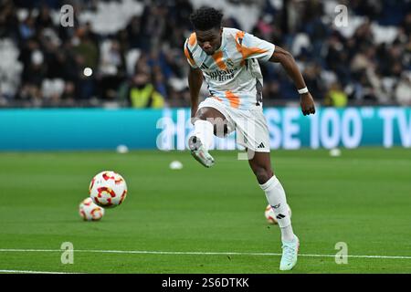 Madrid, Madrid, Spagna. 16 gennaio 2025. 14 AURELIEN TCHOUAMENI durante la partita di Coppa del Re spagnola tra Real Madrid e RCelta de Vigo all'Estadium Santiago Bernabeu il 16 gennaio 2025 a Madrid, Spagna. (Immagine di credito: © Oscar Manuel Sanchez/ZUMA Press Wire) SOLO PER USO EDITORIALE! Non per USO commerciale! Foto Stock