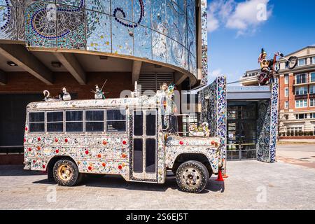 Baltimore, MD USA - 10 aprile 2018: Situato nel Federal Hill District, l'American Visionary Art Museum è specializzato in arte esterna. Foto Stock