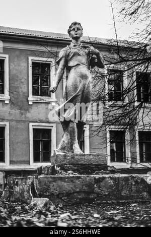 vecchio monumento alla ragazza Foto Stock