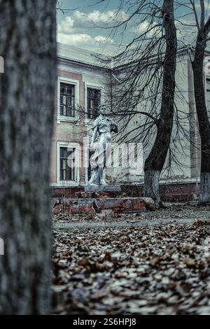 vecchio monumento alla ragazza Foto Stock