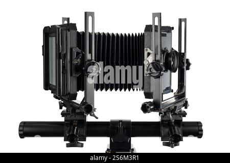 Telecamera a pellicola di grande formato, isolata su sfondo bianco. Foto Stock