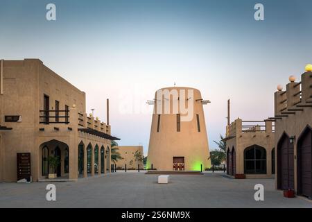 Architettura tradizionale di fango in una città storica vicino a Qatif, Arabia Saudita. Foto Stock
