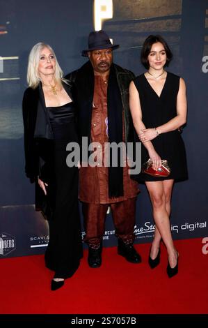 Joanna Cassidy, Ving Rhames und Luise Großmann bei der Premiere des Kinofilms Uppercut im Kino in der Kulturbrauerei. Berlino, 17.01.2025 *** Joanna Cassidy, Ving Rhames e Luise Großmann alla prima del lungometraggio Uppercut al cinema Kulturbrauerei di Berlino, 17 01 2025 foto:XA.xBuggex/xFuturexImagex uppercut 5186 Foto Stock