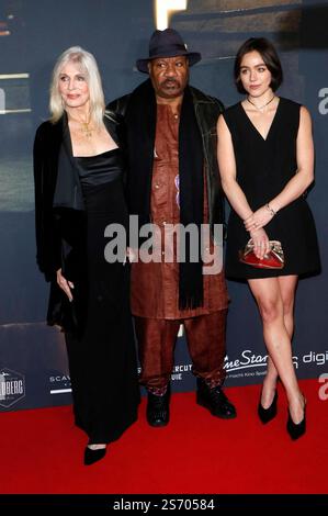 Joanna Cassidy, Ving Rhames und Luise Großmann bei der Premiere des Kinofilms Uppercut im Kino in der Kulturbrauerei. Berlino, 17.01.2025 *** Joanna Cassidy, Ving Rhames e Luise Großmann alla prima del lungometraggio Uppercut al cinema Kulturbrauerei di Berlino, 17 01 2025 foto:XA.xBuggex/xFuturexImagex uppercut 5185 Foto Stock
