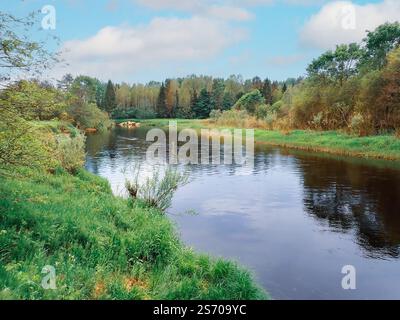 Esplorando la bellezza remota del fiume Volga superiore in Russia Foto Stock