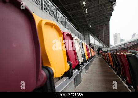 Londra, Regno Unito. 18 gennaio 2025. Lo stand si trova davanti alla partita Brentford FC vs Liverpool FC English Premier League al Gtech Community Stadium di Londra, Inghilterra, Regno Unito il 18 gennaio 2025 Credit: Megan Ewens/Every Second Media Credit: Every Second Media/Alamy Live News Foto Stock