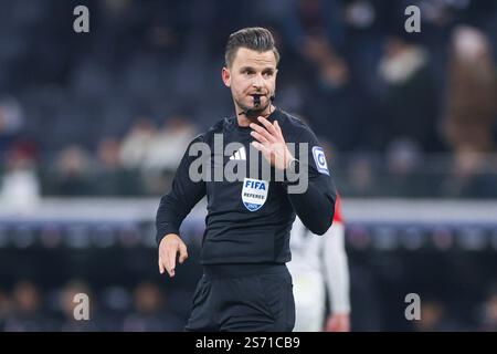 Francoforte, Germania. 17 gennaio 2025. 17.01.2025, 1. Bundesliga, 18 anni. Spieltag, Eintracht Frankfurt - Borussia Dortmund, Schiedsrichter Daniel Schlager, foto: Dennis Ewert/RHR-FOTO/dpa/Alamy Live News Foto Stock