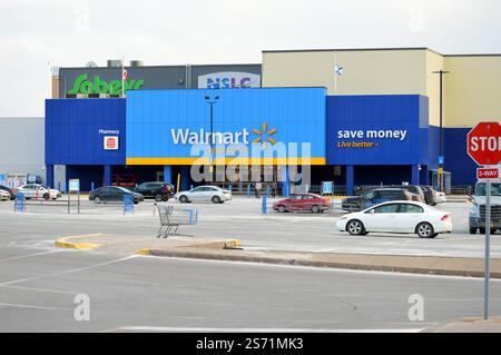 Halifax Centre Walmart (negozio #3636) su Mumford Road a Halifax, nuova Scozia, Canada, foto nel gennaio 2025 durante una chiusura prolungata del negozio a seguito di una morte di un lavoratore. Foto Stock