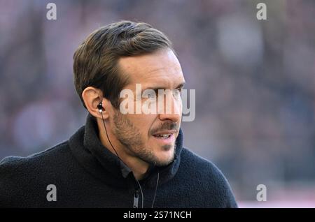 vor Spielbeginn: Allenatore Julian Schuster SC Freiburg SCF Ritratto VFB STUTTGART VS SC FREIBURG SCF 18.01.2025 LE NORMATIVE DFL VIETANO QUALSIASI USO DI FOTOGRAFIE COME SEQUENZE DI IMMAGINI E/O QUASI-VIDEO Foto Stock
