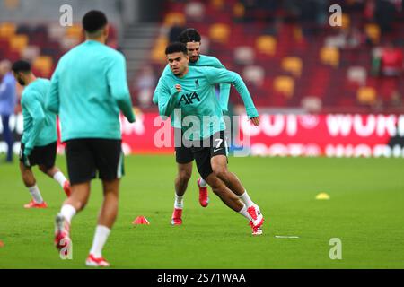 Londra, Regno Unito. 18 gennaio 2025. 18 gennaio 2025; Gtech Community Stadium, Brentford, Londra, Inghilterra; Premier League Football, Brentford contro Liverpool; Luis Diaz del Liverpool Warming Up Credit: Action Plus Sports Images/Alamy Live News Foto Stock