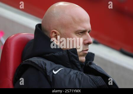 Brentford, Regno Unito. 18 gennaio 2025. Liverpool Manager Arne slot prima della partita di Premier League tra Brentford e Liverpool al Gtech Community Stadium di Brentford, sabato 18 gennaio 2025. (Foto: Jade Cahalan | mi News) crediti: MI News & Sport /Alamy Live News Foto Stock