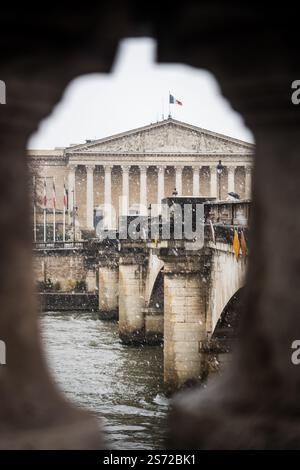 L'Assemblea Nazionale da Place de la Concorde sotto la neve a Parigi 3 Foto Stock