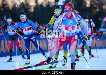 RUHPOLDING, GERMANIA - 18 GENNAIO 2025: - Staffetta femminile, BMW IBU World Cup 2025. Solo per uso editoriale. La rivendita o la distribuzione sono vietate. Foto Stock