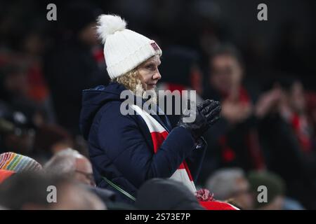 Londra, Regno Unito. 18 gennaio 2025. Fan di Brentford durante la partita Brentford FC vs Liverpool FC English Premier League al Gtech Community Stadium di Londra, Inghilterra, Regno Unito il 18 gennaio 2025 Credit: Megan Ewens/Every Second Media Credit: Every Second Media/Alamy Live News Foto Stock