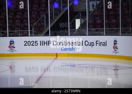 Vindico Arena, Cardiff, Regno Unito. 18 gennaio 2025. IIHF Continental Cup Ice Hockey, Bruleurs de Loups contro GKS Katowice; Concorso branding in pista credito: Action Plus Sports/Alamy Live News Foto Stock