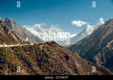 Paesaggio della regione di Solukhumbu sulla strada per il campo base dell'Everest in Nepal Foto Stock